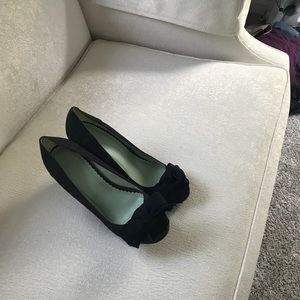 Gap open toe wedges.